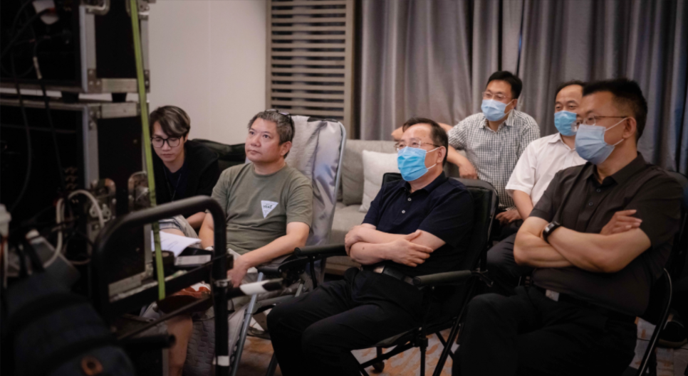 中共山東省委宣傳部副部長、省電影局局長程守田一行到電視劇《老家伙》劇組探班